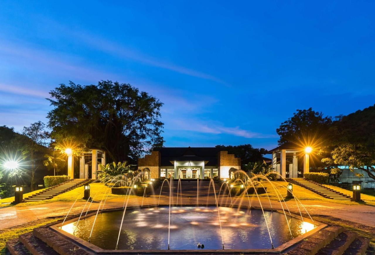 Tawa Ravadee Resort Prachinburi, A Member Of Worldhotels Distinctive Si Maha Phot Eksteriør billede