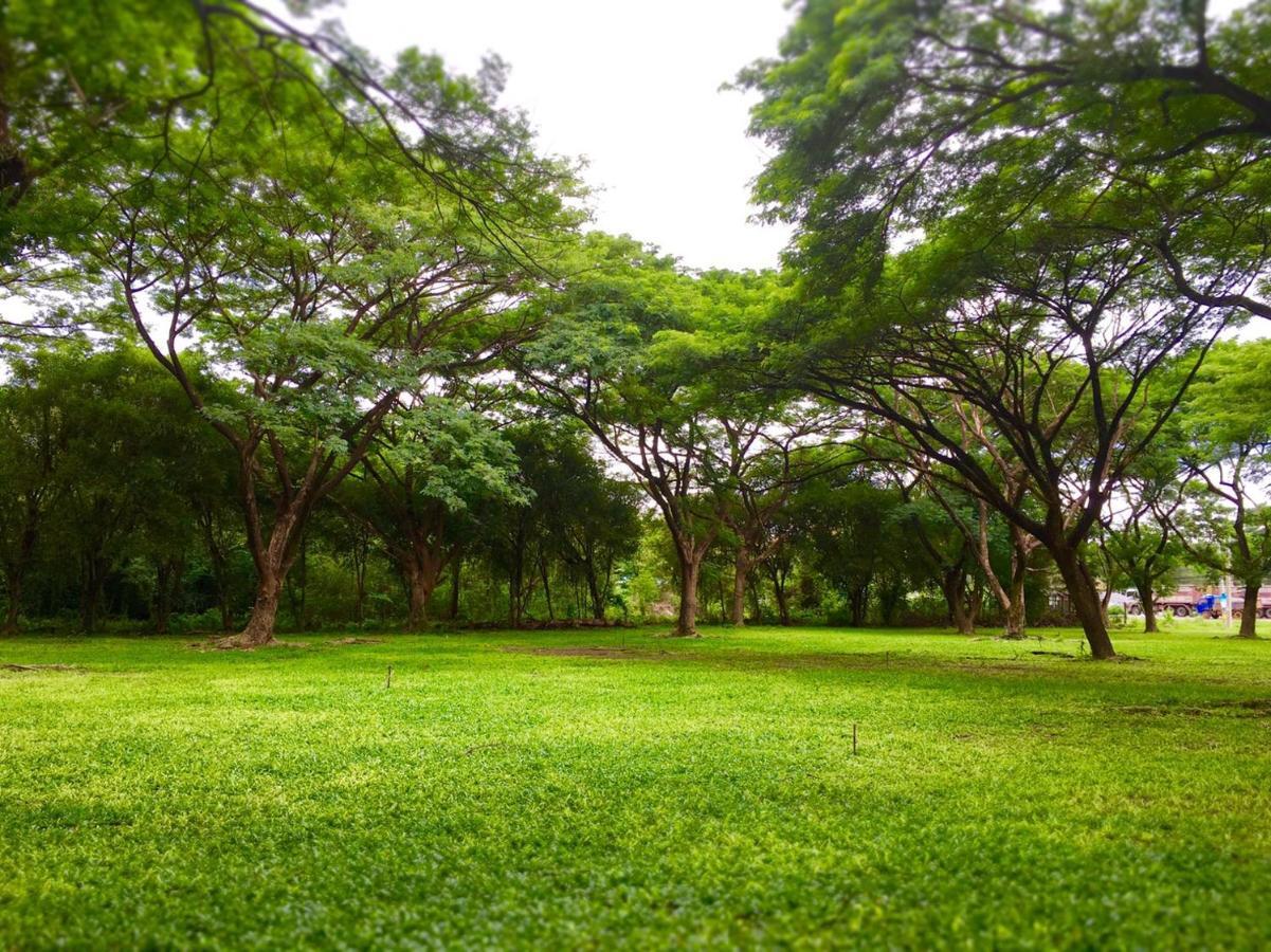 Tawa Ravadee Resort Prachinburi, A Member Of Worldhotels Distinctive Si Maha Phot Eksteriør billede